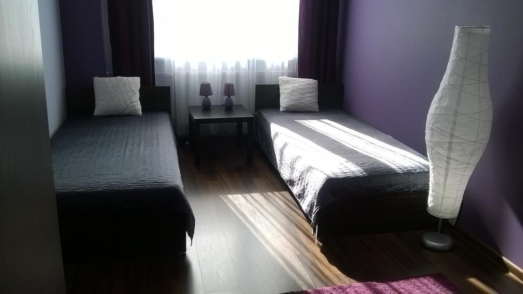 Apartament Sandra キェルツェ 部屋 写真