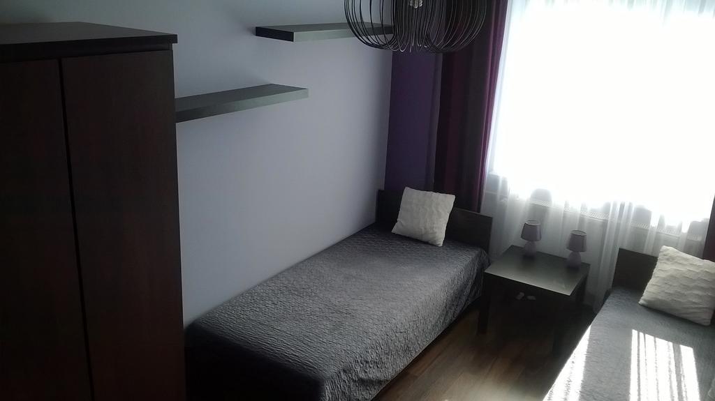 Apartament Sandra キェルツェ 部屋 写真
